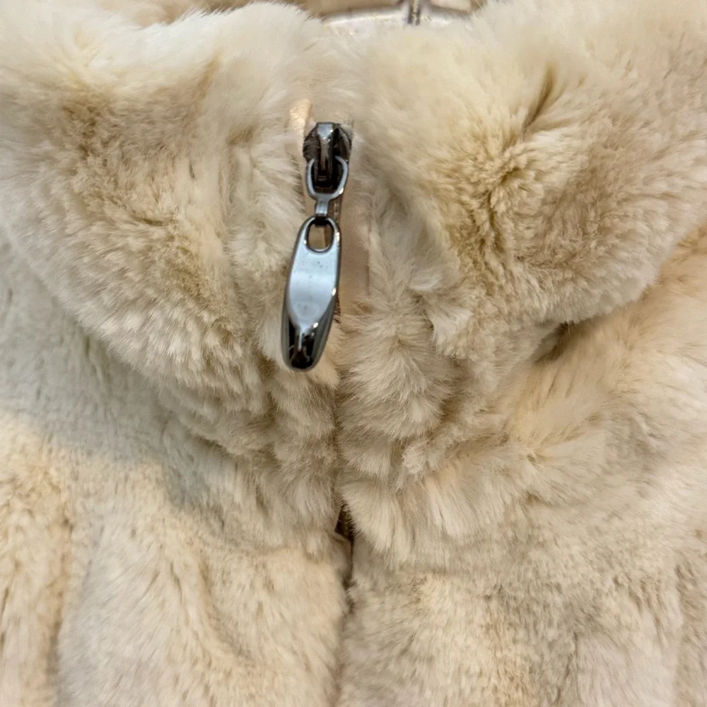Regent Park Vest Faux Fur Cream Textured Funnel Neck Zip Up M